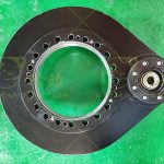 用在汽車(chē)吊旋轉(zhuǎn)臂上的小型齒輪式回轉(zhuǎn)驅(qū)動(dòng)